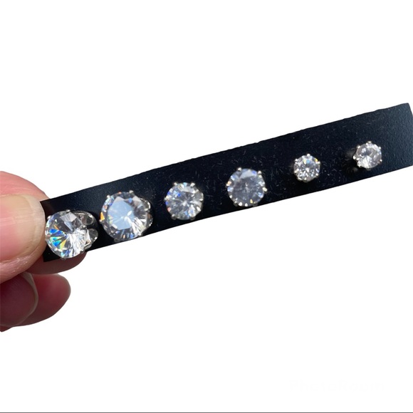 HP 🌿 3 Pair Multi-size Faux Diamond Stud Earrings Unisex Clear Cubic Zirconium - Picture 9 of 12